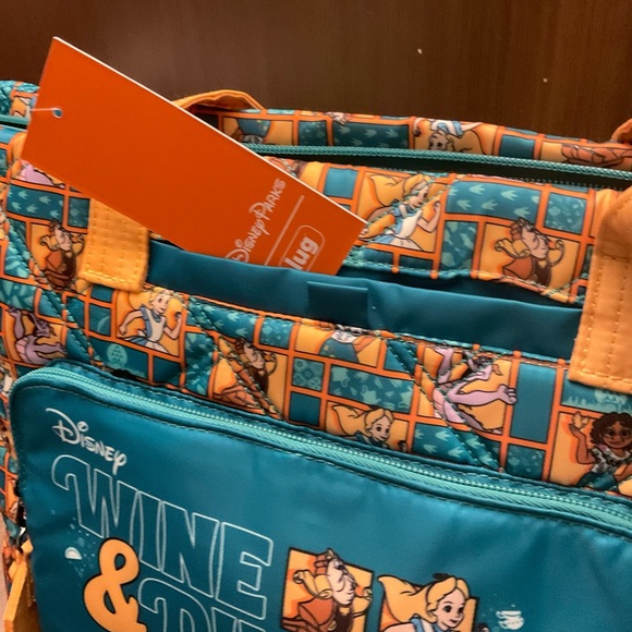 Disney Parks LUG Half Marathon 2023 TOTE RETIRED - Picture 5 of 10